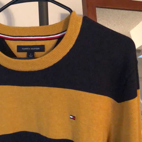 Tommy Hilfiger Striped Pullover Sweater Size M - Picture 2 of 4